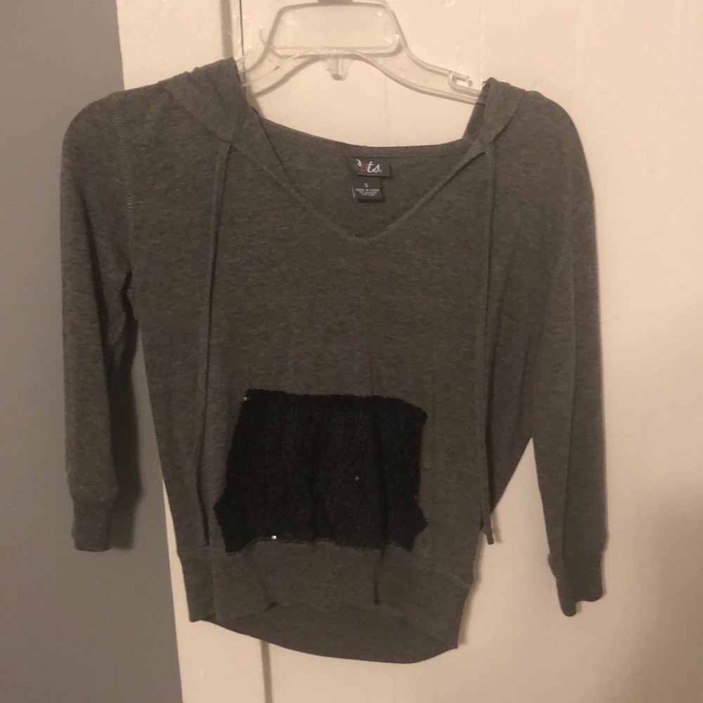 Long sleeved hoodie with sequence pocket